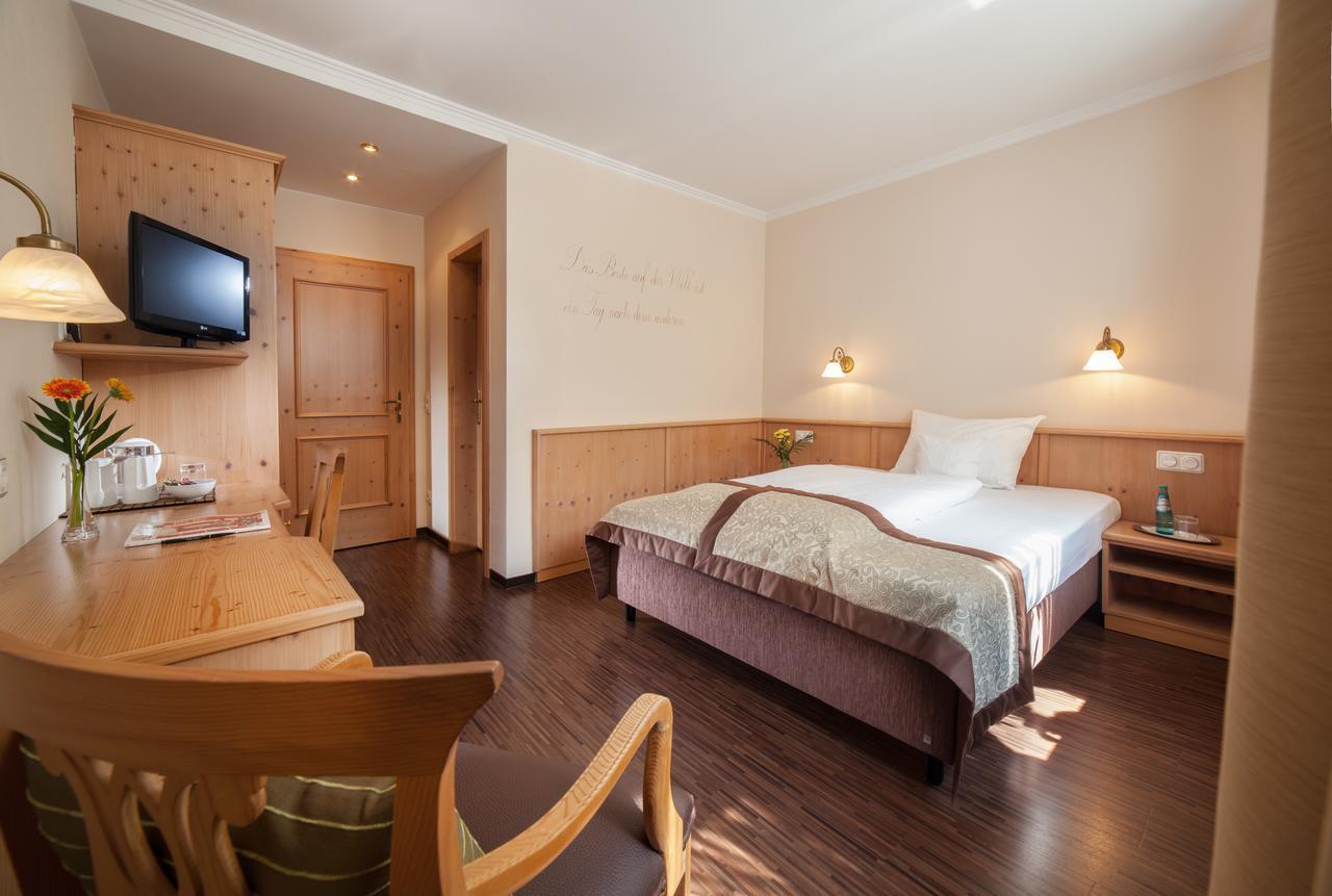 Hotel Eschenhof Kirchheim bei Muenchen エクステリア 写真